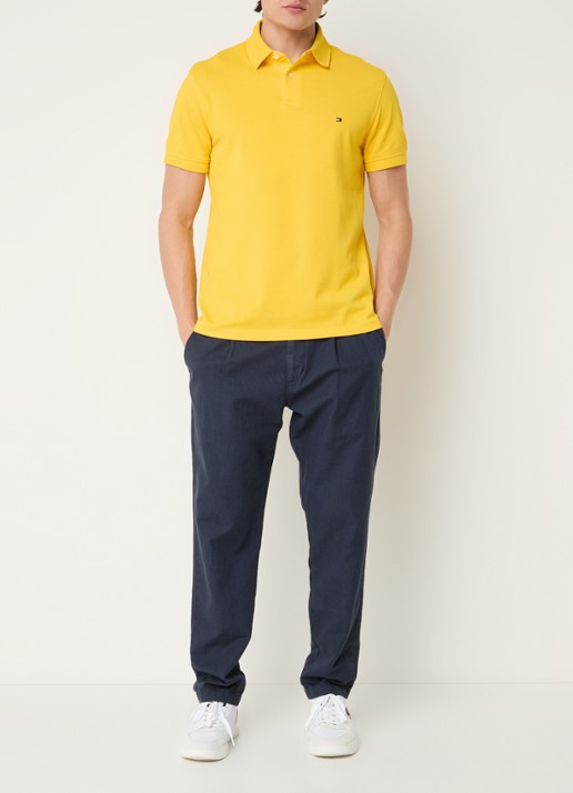 Tommy Hilfiger Core regular fit polo van piqué katoen met logoborduring - voorkant 3 primary yellow / geel