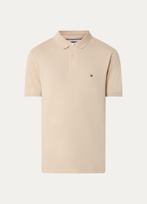 Tommy Hilfiger Core regular fit polo van piqué katoen met logoborduring - voorkant 3 sandalwood-rbt / bruin