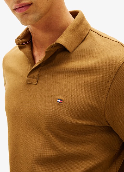Tommy Hilfiger Core regular fit polo van piqué katoen met logoborduring - detail 3 highland khaki-gwp / bruin