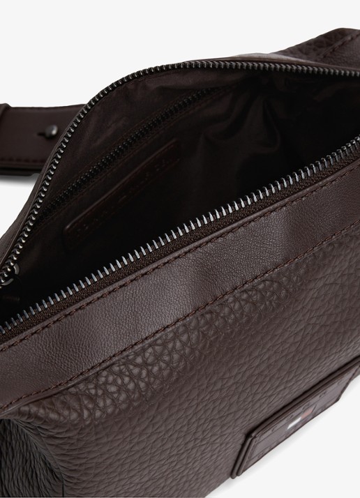 Tommy Hilfiger Crossbodytas met logo - detail 4 donkerbruin