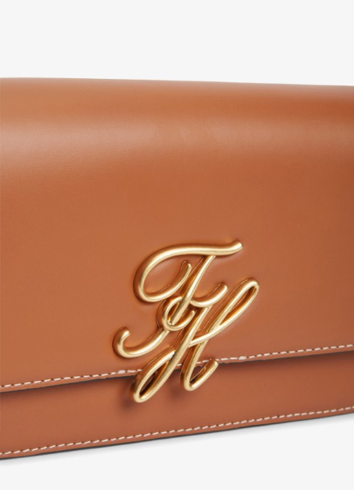 Tommy Hilfiger Crossbodytas van leer met logo - detail 5 bruin