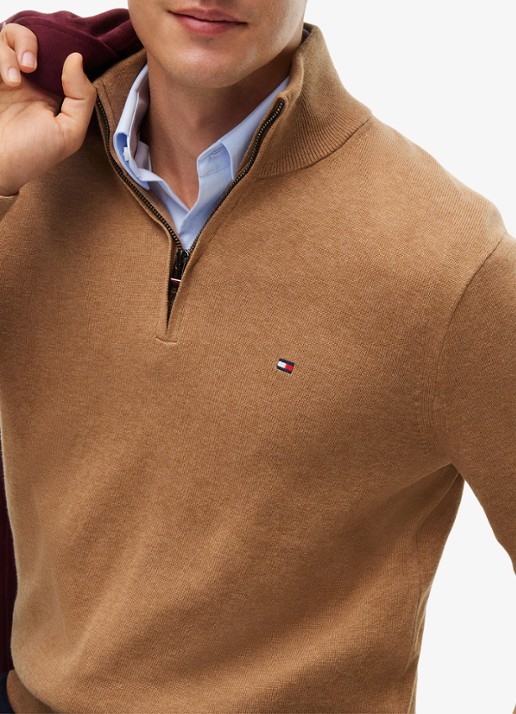 Tommy Hilfiger Fijngebreide trui in kasjmierblend met logoborduring - detail 5 camel