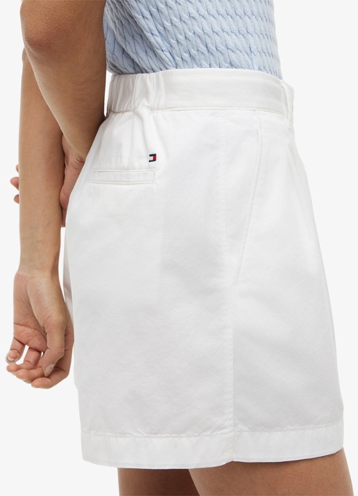 Tommy Hilfiger High waist wide fit chino met logoborduring - voorkant 3 gebroken wit