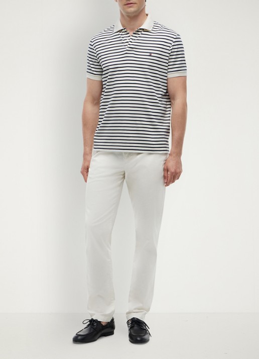 Tommy Hilfiger Regular fit polo met logo - voorkant 2 ivory petal / navy blue-0fa / blauw