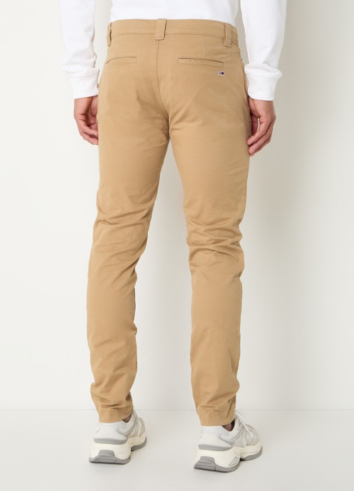 Tommy Hilfiger Scanton slim fit chino met steekzakken - achterkant camel