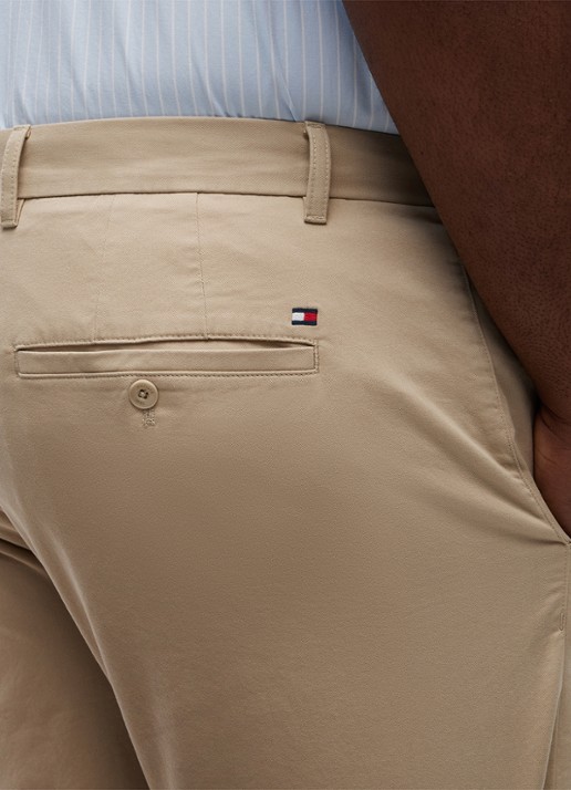 Tommy Hilfiger Straight fit korte chino in katoenblend - detail 5 beige