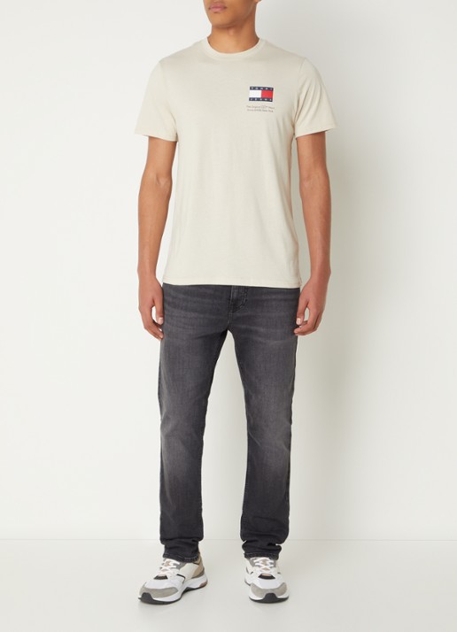 Tommy Hilfiger T-shirt met logoprint - voorkant 3 beige