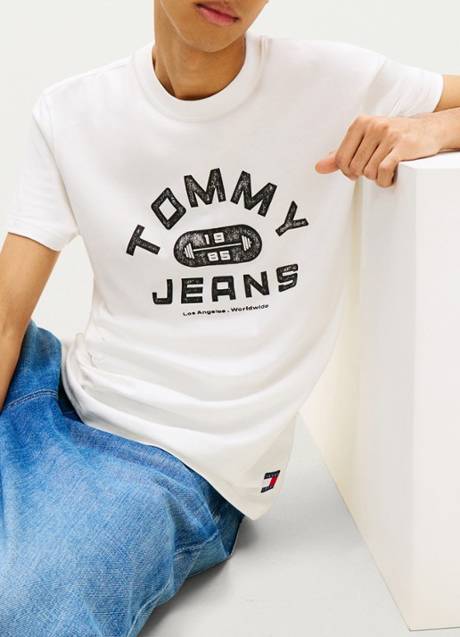 Tommy Hilfiger T-shirt met logoprint - detail 3 wit