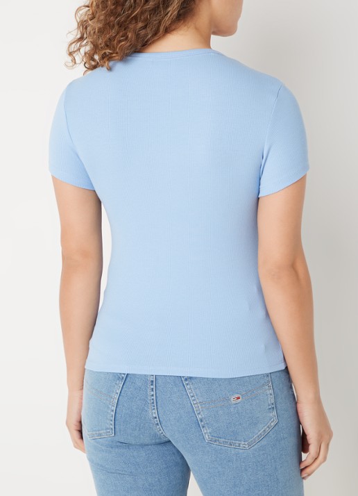 Tommy Hilfiger T-shirt met ribstructuur en logoborduring - achterkant lichtblauw