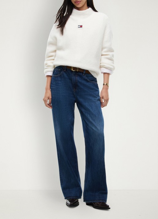 Tommy Hilfiger Tommy Badge ribgebreide trui in alpaca wolblend met logo  - voorkant 3 gebroken wit
