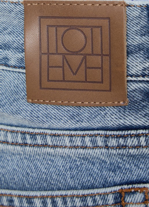 TOTEME Low waist straight leg jeans met lichte wassing - detail 4 indigo