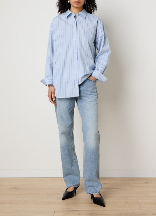 TOTEME Low waist straight leg jeans met lichte wassing - voorkant 6 indigo