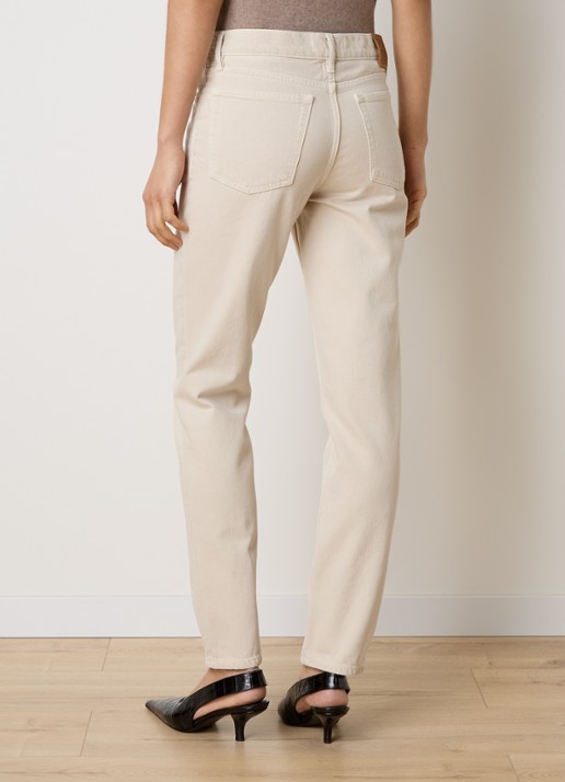 TOTEME Mid waist slim fit jeans van  katoen - achterkant creme