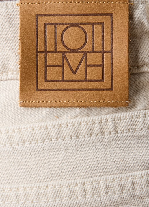 TOTEME Mid waist slim fit jeans van  katoen - detail 4 creme