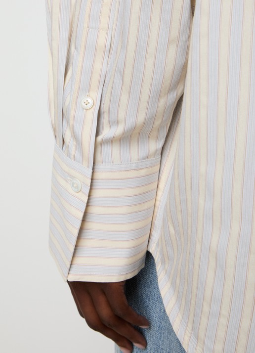TOTEME Oversized blouse in zijdeblend met streepprint - detail 3 lichtgeel