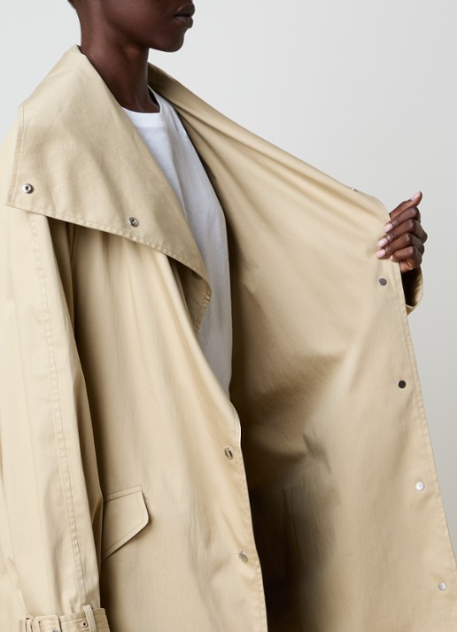 TOTEME Oversized trenchcoat met klepzakken en opstaande kraag - detail 5 beige