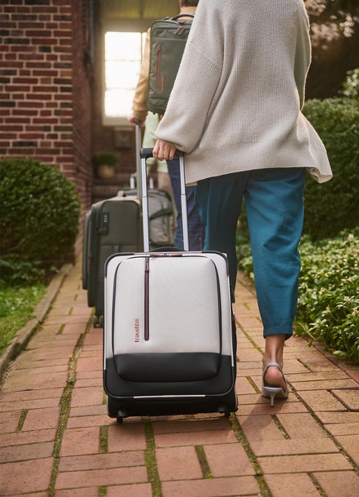 Travelite Crosslite 5.0 L vergrootbare spinner 77 cm - voorkant 2 zwart