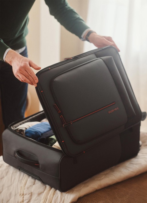 Travelite Crosslite 5.0 M vergrootbare spinner 66 cm - voorkant 4 zwart