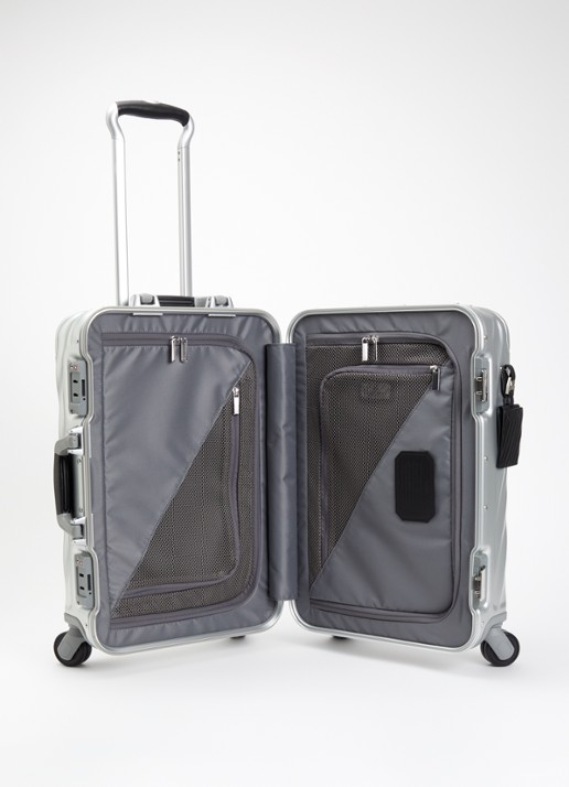 TUMI 19 Degree Aluminium International spinner 56 cm - voorkant 2 zilver