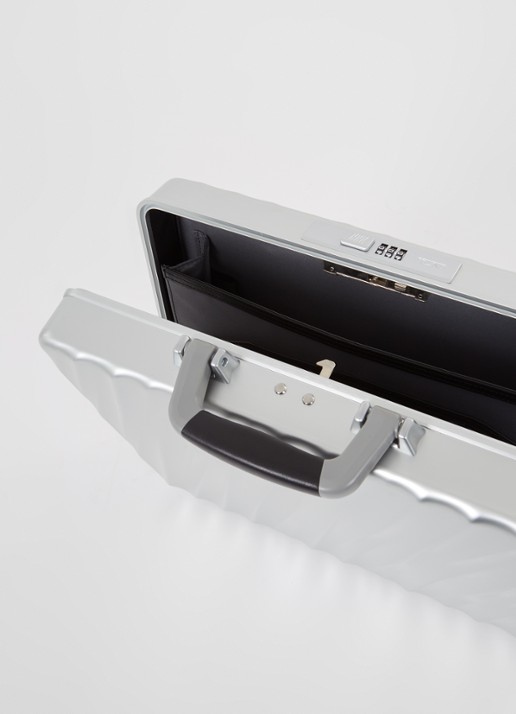 TUMI 19 Degree businesstas van aluminium met afneembare schouderriem - detail 2 zilver