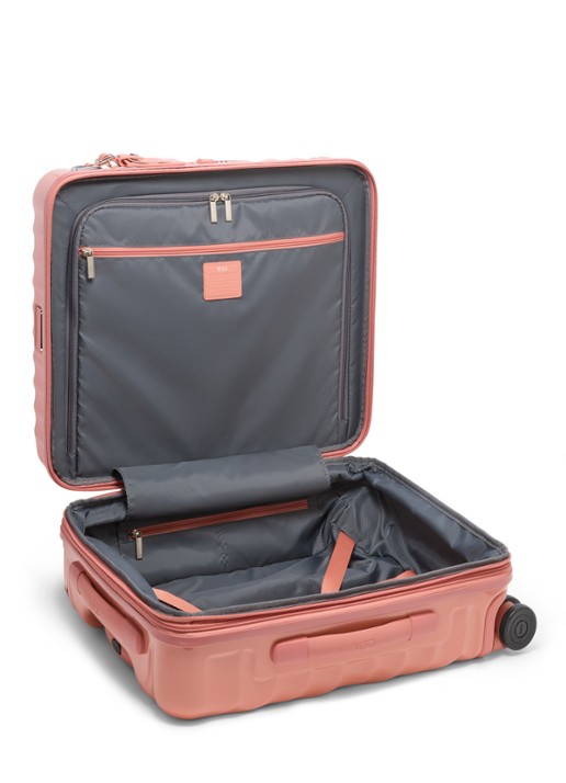 TUMI 19 Degree spinner 55 cm - voorkant 2 roze