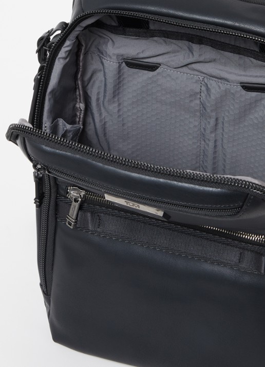 TUMI Alpha Bravo Dynamic rugzak van leer met 15 inch laptopvak  - detail 3 zwart
