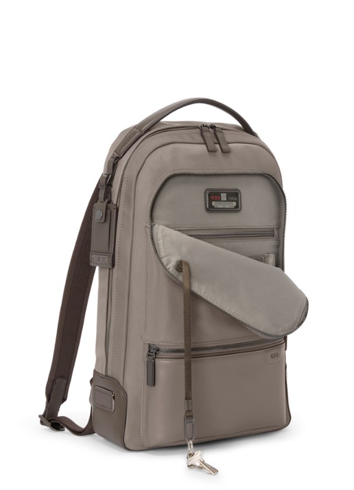 TUMI Bradner rugzak met leren details - achterkant 4 taupe