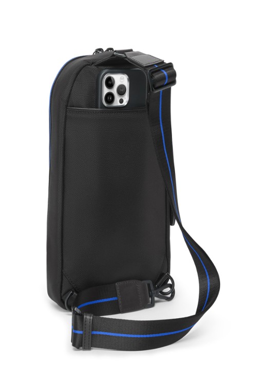 TUMI Crossbodytas met leren details - voorkant 2 zwart