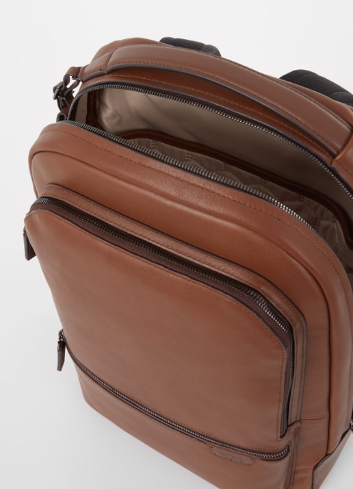 TUMI Harrison Bradner rugzak van leer met 14 inch laptopvak - detail 3 cognac