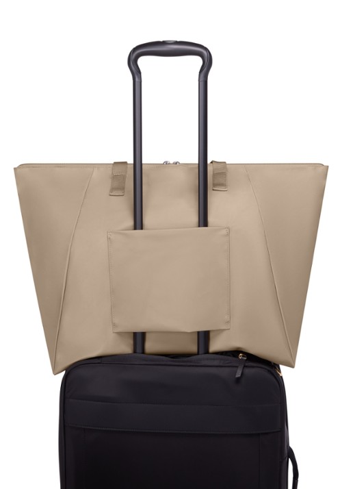 TUMI Just In Case schoudertas met uitneembaar etui - detail 3 beige