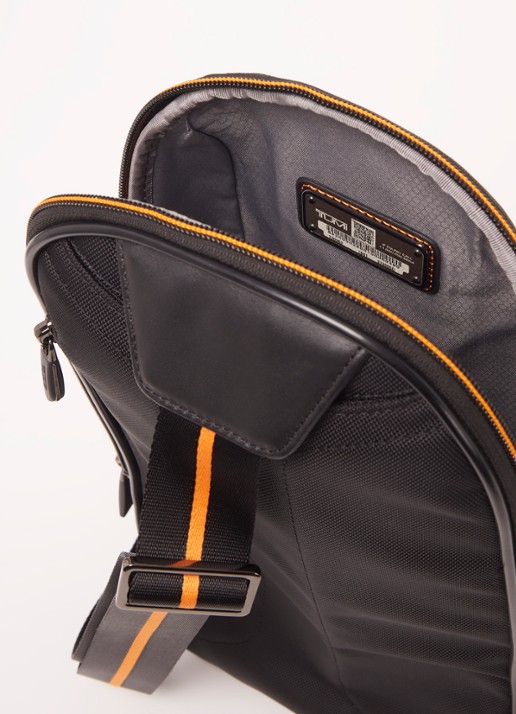 TUMI McLaren Torque Sling crossbodytas met leren details - detail 2 zwart