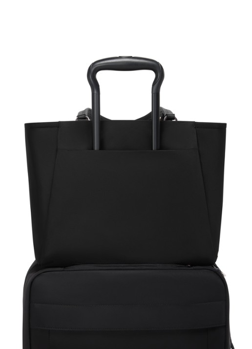 TUMI Valetta schoudertas met leren details - detail 4 zwart