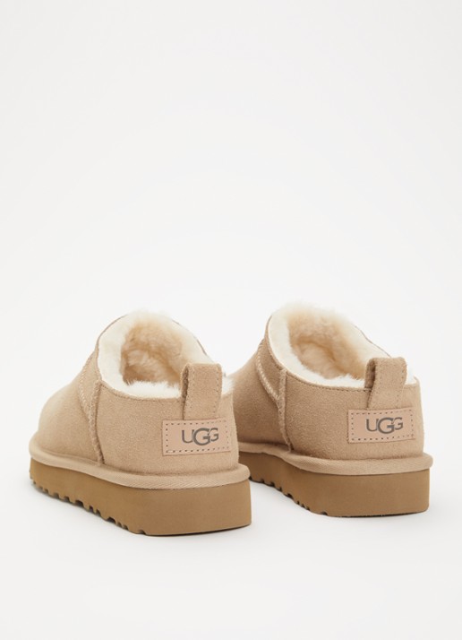 UGG Classic Micro instapper van suède - achterkant 4 donkerbeige
