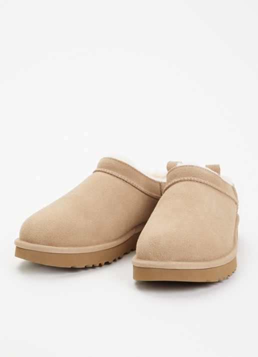 UGG Classic Micro instapper van suède - detail donkerbeige
