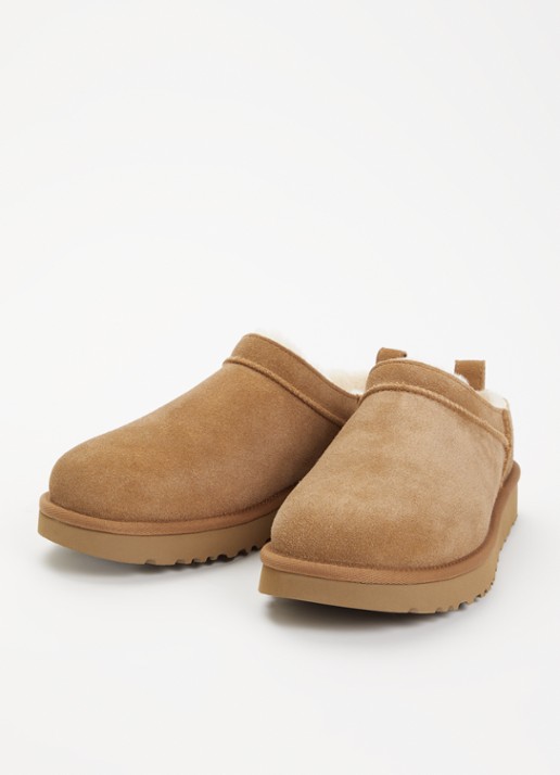UGG Classic Micro instapper van suède - detail roestbruin