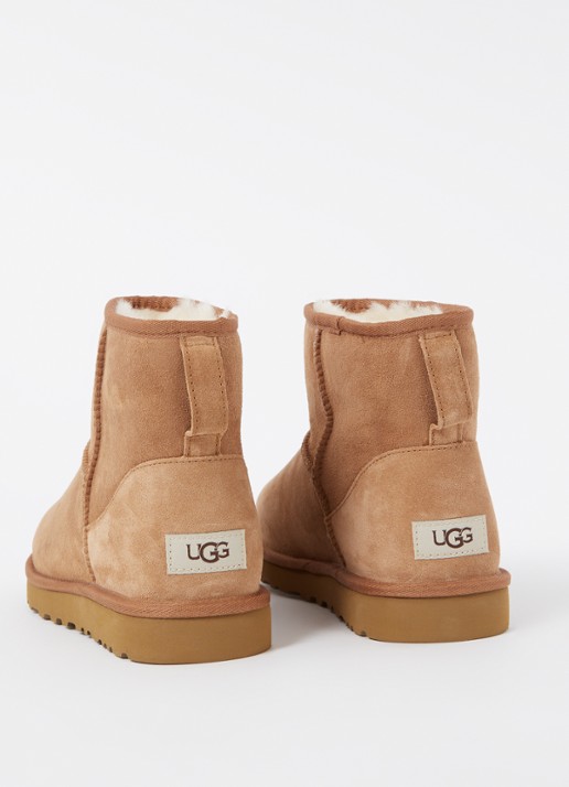 UGG Classic Mini enkellaars van suède - detail 2 camel