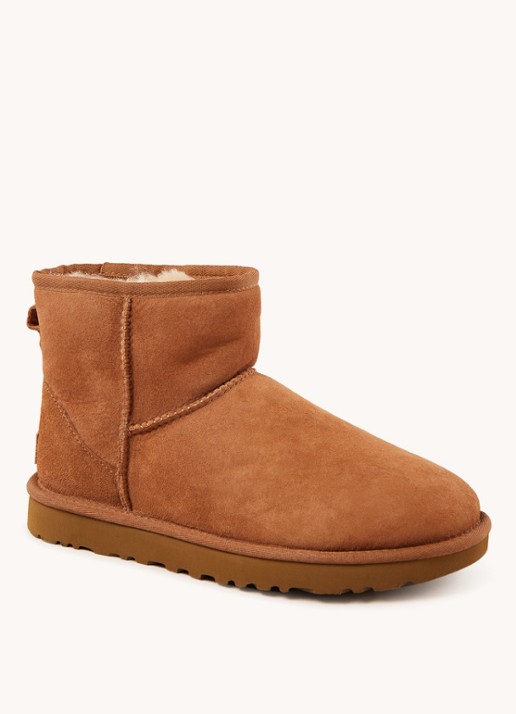 UGG Classic Mini enkellaarsje van suède - voorkant 4 cognac