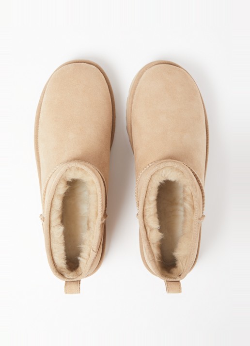 UGG Classic Ultra Mini enkellaars van suède  - detail 3 beige