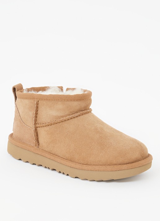 UGG Classic Ultra Mini enkellaarsje van suède