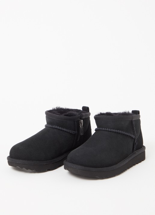 UGG Classic Ultra Mini enkellaarsje van suède - voorkant 4 zwart