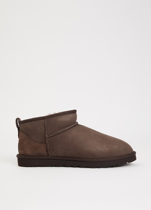 UGG Classic Ultra Mini enkellaarsje van suède - voorkant 4 antraciet