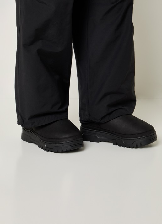 UGG Heritage enkellaars van suède - voorkant 4 zwart