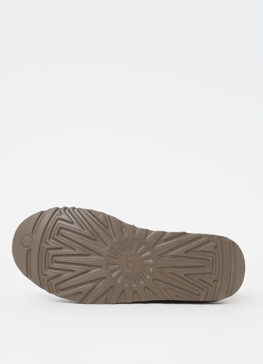 UGG Neumel chelsea boot van suède - detail 3 donkerbruin