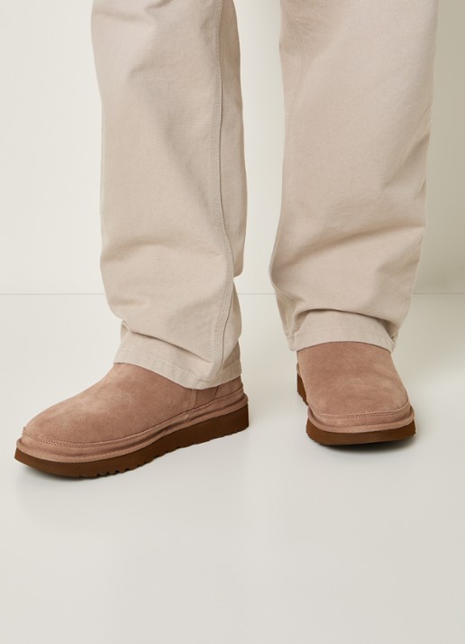 UGG Neumel chelsea boot van suède  - voorkant 3 beige