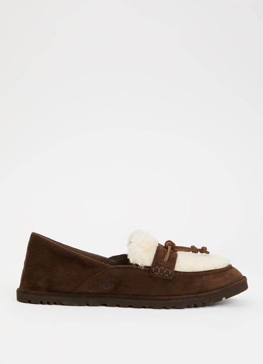 UGG Zora loafer van suède met schapenvacht