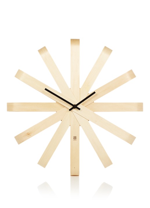 Umbra Ribbonwood wandklok naturel 51 cm - voorkant donkerbeige