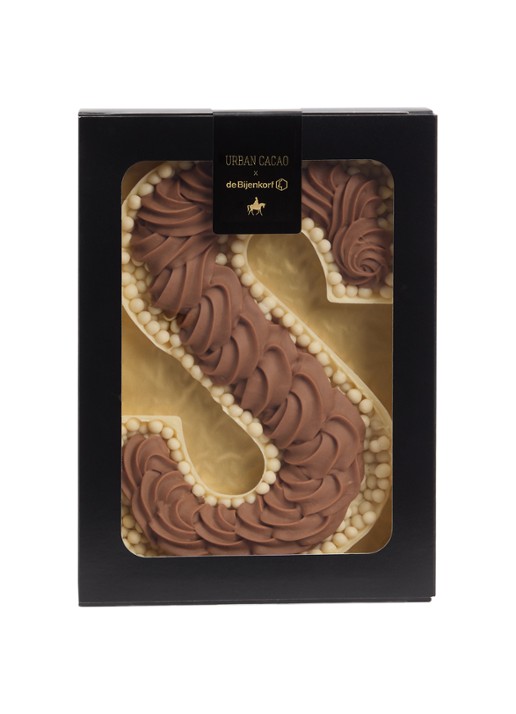 Urban Cacao Witte chocoladeletter met pralinévulling en parels 200 gram
