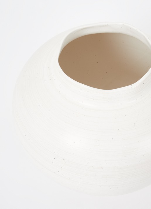 Urban Nature Culture Camila vaas 33 cm - detail gebroken wit