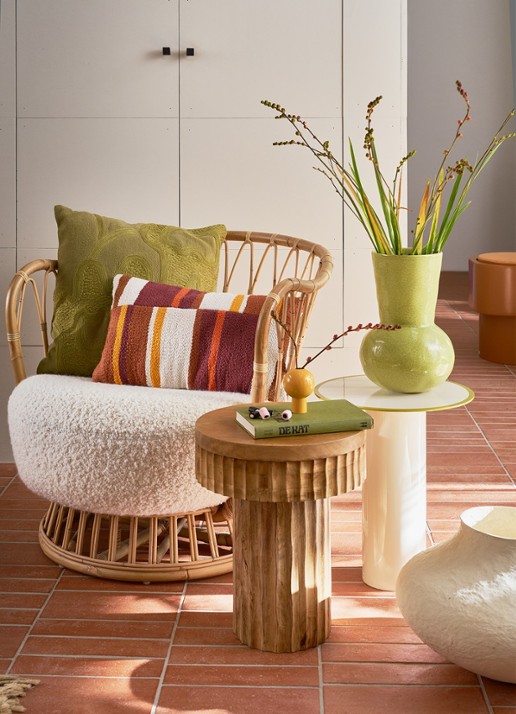 Urban Nature Culture Dineo vaas 32 cm - voorkant 2 beige