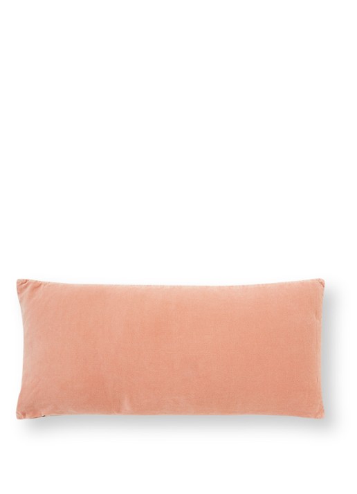 Urban Nature Culture Vintage velvet sierkussen 70 x 30 cm - voorkant zalmroze